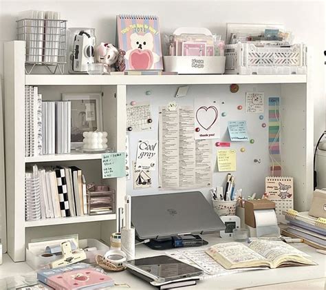 Pin By Zeynep On Rooms I Love In Study Desk Decor Desk