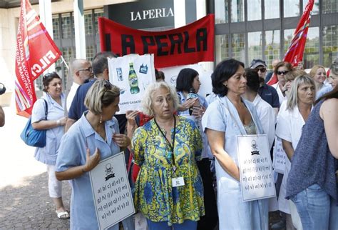 Crisi Del Lavoro A Bologna Le Sarte De La Perla In Sciopero La