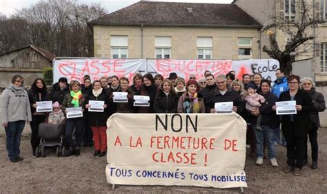 Mobilisation contre la fermeture de la quatrième classe La Fermeté