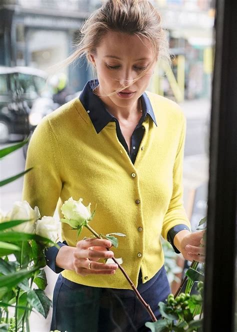 Cardigan Fashion Style Cardigan Yellow Crewneck Outfit Mustard