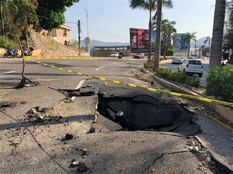 Se abre socavón en la avenida Escénica de Acapulco anews