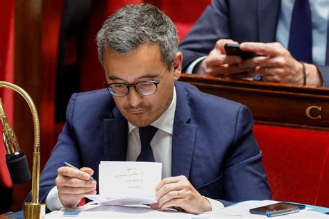 Gérald Darmanin répond aux propositions de LR sur limmigration