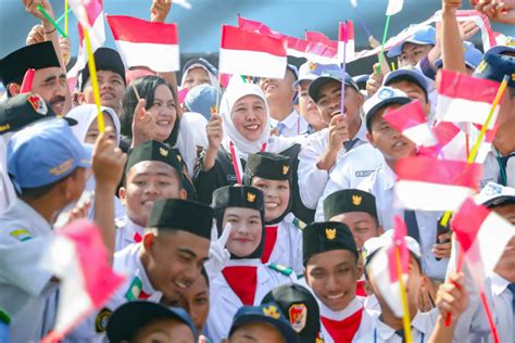 Terbanyak Nasional Diterima Ptn Gubernur Khofifah Bangga Siswa