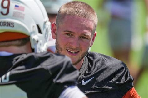 Texas Longhorns QB Quinn Ewers Whole New Person After Haircut