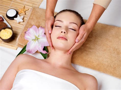 Top 5 Lưu ý Khi Massage Mặt Cho Khách Hàng đúng ChuẨn 1