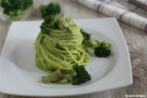 Pasta con crema di broccoli patate e salsiccia La cucina di Reginé