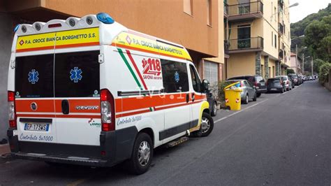 Due Incidenti Sull Aurelia In Pochi Minuti Investita Un Anziana E