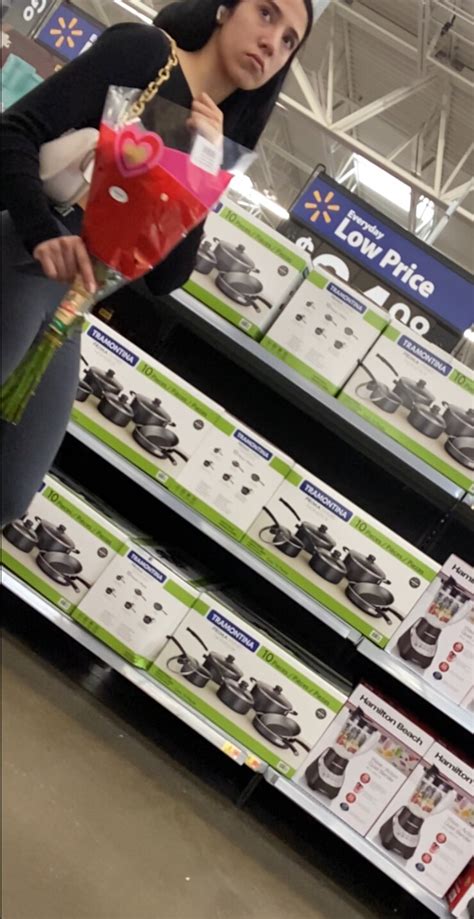 Sexy Latina With Tight Bubble Camel Toe Hard Nipples Oc Spandex Leggings Yoga Pants Forum