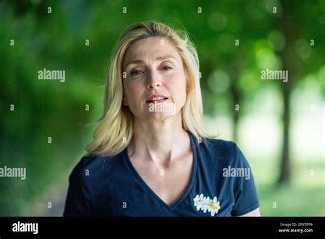 Paris France 28th juin 2023 Julie Gayet pose pour une séance photo