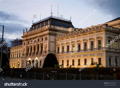 80 Imágenes De University Of Graz Imágenes Fotos Y Vectores De Stock