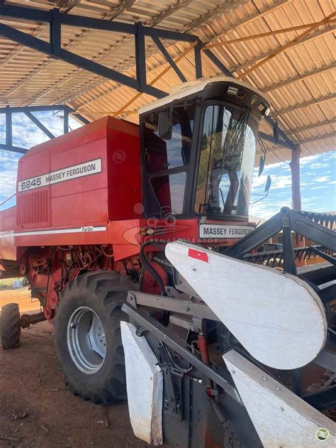 Colheitadeira Massey ferguson MF 6845 usada à venda