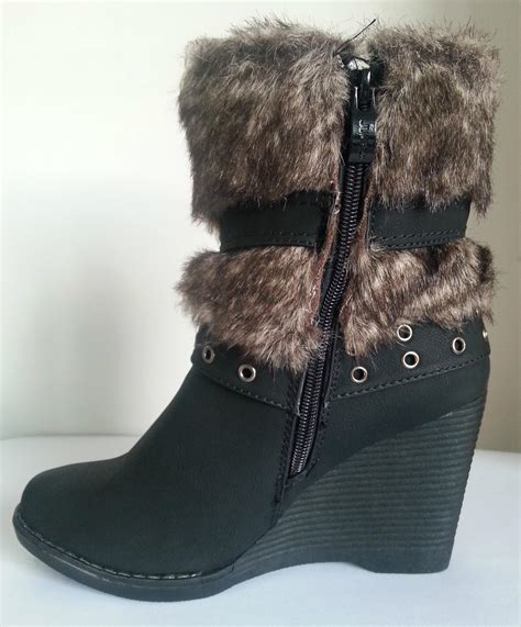 WOMENS LADIES BLACK WEDGE HEEL BUCKLE FUR LINED SNOW WINTER ANKLE BOOTS ...