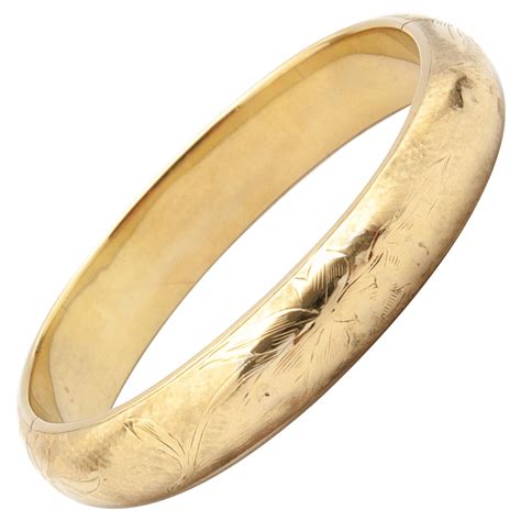 Solid Gold Bangle Bracelet At 1stdibs Solid Gold Bangles