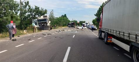 Update Foto Coliziune Ntre Un Tir I O Autoutilitar Pe O Osea Din