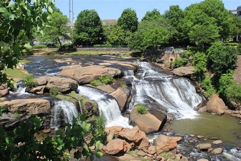 Super Pretty Greenville Lives Up To Its Name Review Of Falls Park