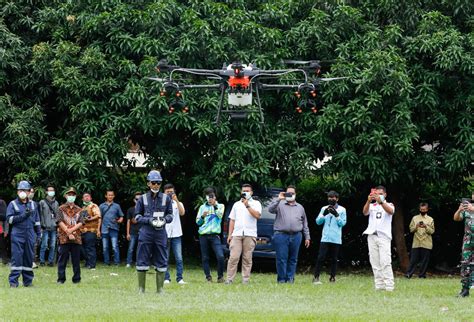 Uji Coba Penyemprotan Disinfektan Menggunakan Drone