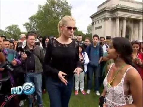 Pedalando Sem Roupas World Naked Bike Ride Em Londres Tudo Poss Vel Youtube