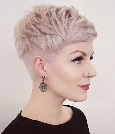 Short Hair Style 2020 For Chubby Face Wavy Haircut