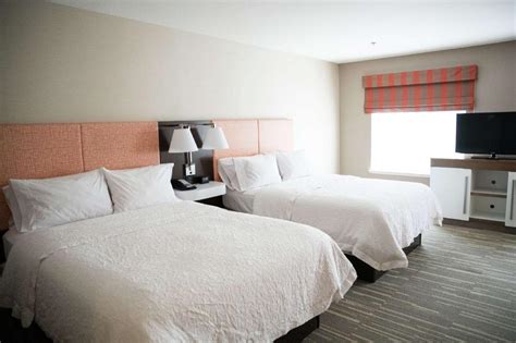 Hampton Inn and Suites Fresno Hotel (Fresno (CA)) - Deals, Photos & Reviews