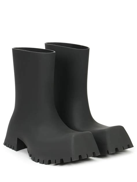 Ботинки резиновые Trooper от BALENCIAGA за 63 630 рублей со скидкой 30% ...