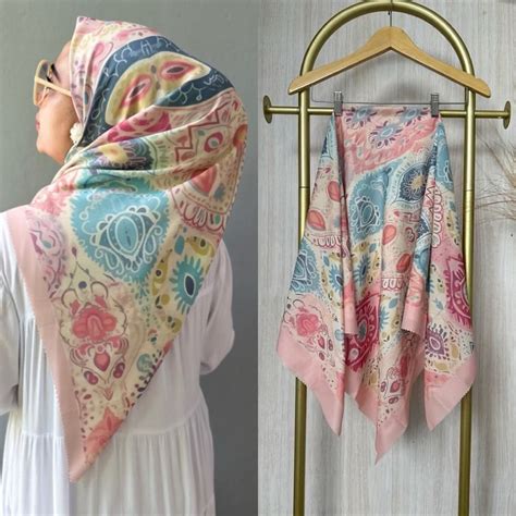 Jual Hijab Segi Empat Voal Motif Bunga Warna Peach Premium Kekinian