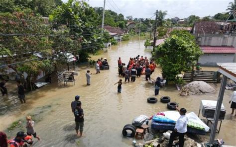 Banjir Masih Rendam Permukiman Di Baturaja Timur OKU Ketinggian