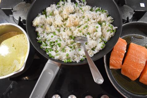 Saumon Bouillon Tha Et Riz Aux Petits Pois Cyril Lignac