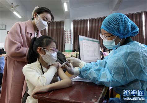 河南博愛：3歲至11歲兒童開始接種新冠病毒疫苗 新華網河南頻道