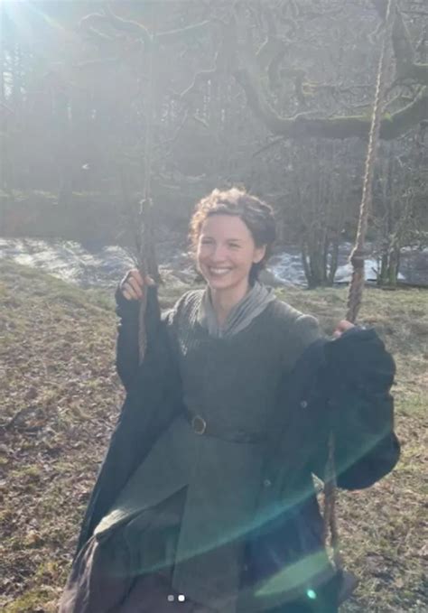 Outlander Fans Delighted With Unseen Snaps Of Pregnant Caitriona Balfe On Set Daily Record