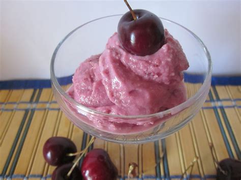 Helado De Yogurt De Cerezas Cocina Con Reina