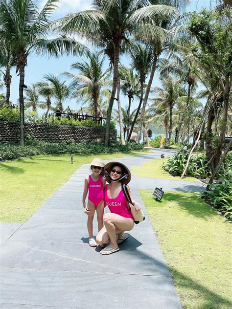 Tu I Con G I H U Vi T Nam L N Ph Ng Phao Di N Bikini Khoe Ch N D I Nu T Nh M