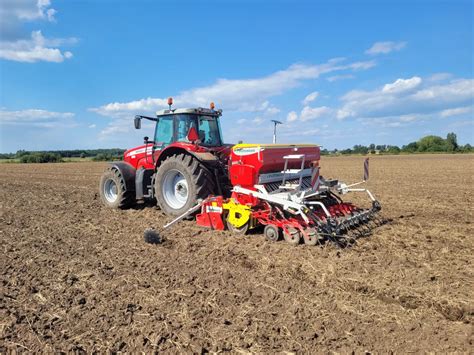 Uprawa Bezorkowa I Siew Rzepaku Po Pszenicy Relacja Z Praktyki Traktor