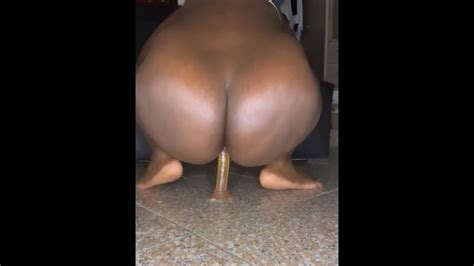 BIG BLACK ASS SLUT ANAL Riding Inch Dildo ON Floor BLACK AMATEUR ANAL ORGASM Hanifasexy