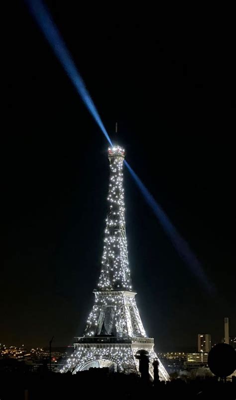 Eiffel Tower At Night On Kendall Jenners Instagram Story Paris At