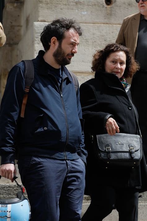 Photo Catherine Arditi Sorties des obsèques de Marcel Maréchal en l