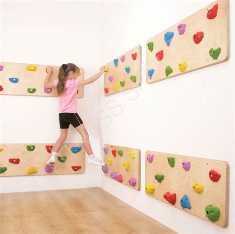 Traversing wall mounted climbing panels. Wall mouted climbing boards ...