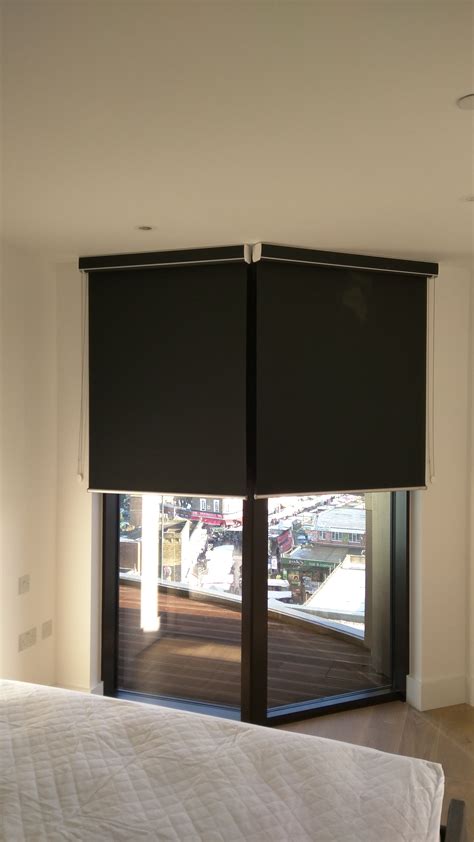 The Many Benefits and Uses of Blackout Blinds - Decorifusta