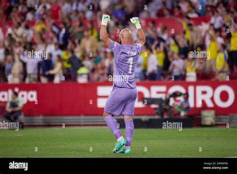 Seville Spain Rd April Goalkeeper Pepe Reina Of