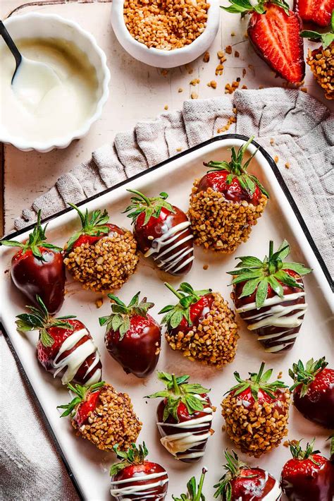 Easy Chocolate Covered Strawberries | Easy Weeknight Recipes