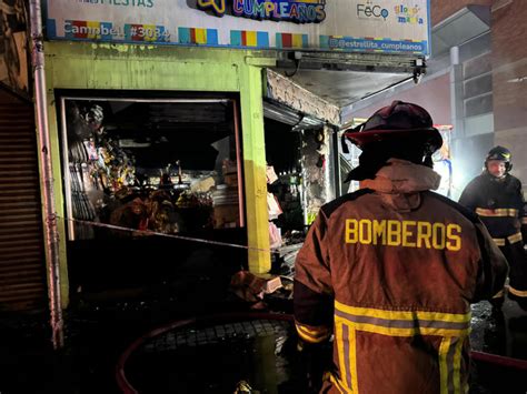 Gran Incendio Afecta A Locales Comerciales En El Barrio Meiggs