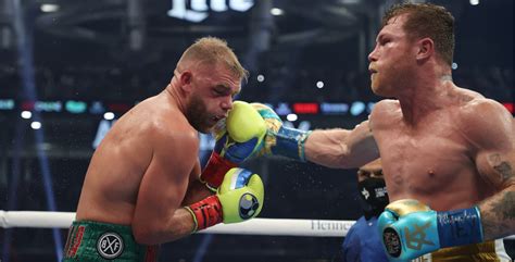 Saunders sufre fracturas en la cara tras pelea con Canelo Álvarez