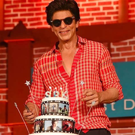 Happy Birthday Shahrukh Khan With Cake