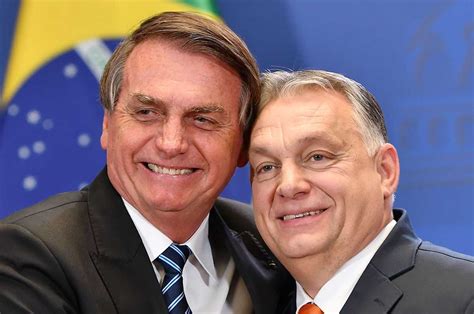 Bolsonaro Na Embaixada Da Hungria Outra Cena De Rep Blica Das Bananas