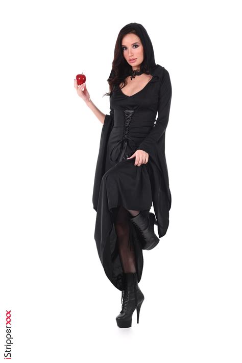 Depvailon.Com: Milena Ray - Go On, Have A Bite (Snow White & The Seven