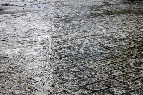 豪雨イメージ No 24697872｜写真素材なら「写真ac」無料（フリー）ダウンロードok