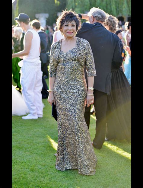 Photo Shirley Bassey Lors Du E White Tie And Tiara Ball Organis