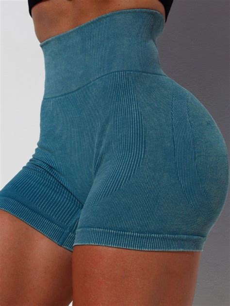 Seamless track shorts - ChicCurve