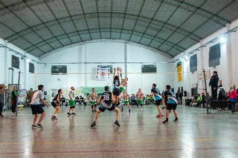 El equipo masculino de vóley de General Pico avanzó en la Liga