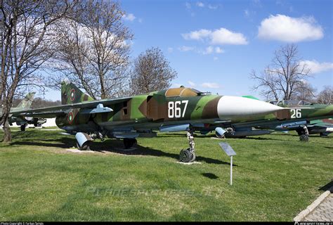 867 Bulgaria Air Force Mikoyan-Gurevich MiG-23ML Flogger G Photo by ...