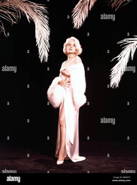 Harlow Carroll Baker As Jean Harlow Stock Photo Alamy